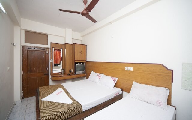 Spot On 38565 Hotel Surya