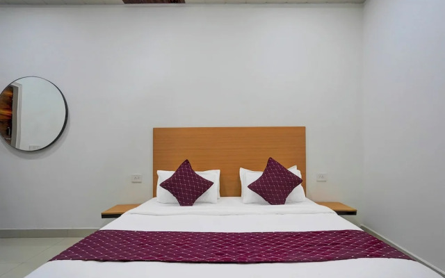 Hotel Downtown Noida Sector 15