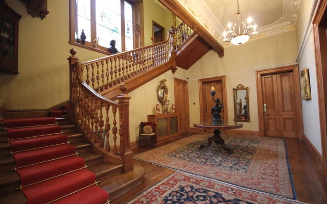 Eden Mansion