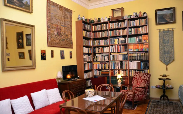 Central Holiday Apartments