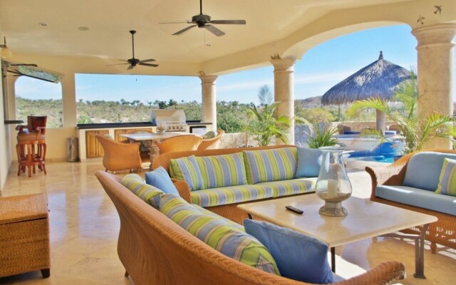 Villa Esquina - Split Level Villa With Ocean & Views