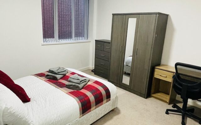 Jungle Themed 2-bed Apartment