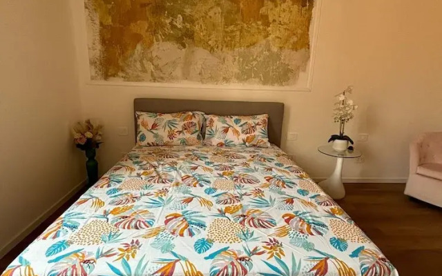 Pleasant Apartment Near Center