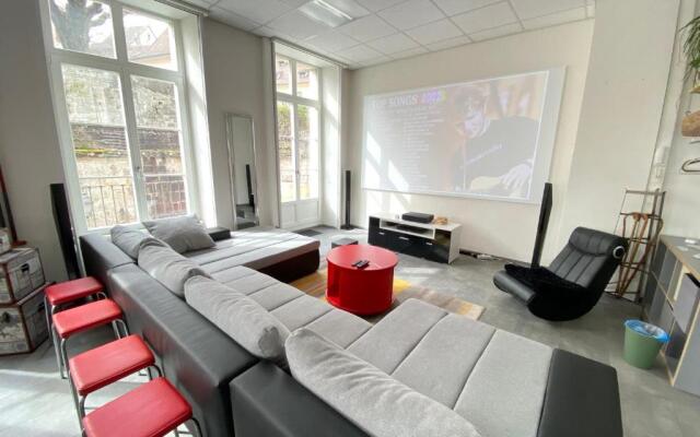 The 5 Continents - All 3 floors by Stay Swiss