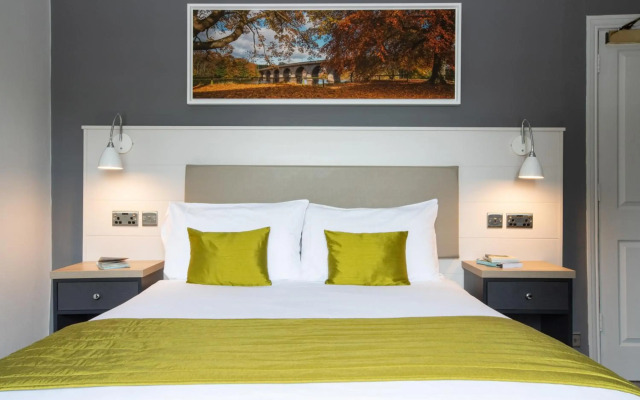 The George Hotel