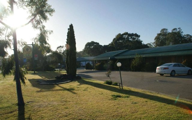 Deniliquin Country Club Motor Inn