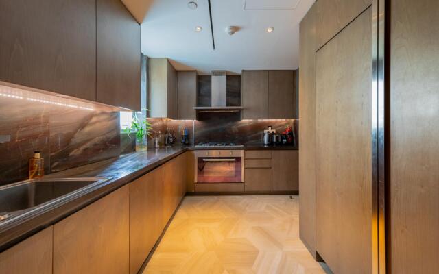 DXB - Five - 41501 - PJ