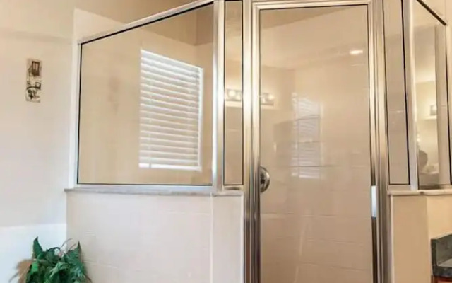 Crescent Lakes Villa