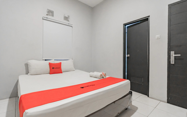 RedDoorz near Exit Toll Pasteur 4