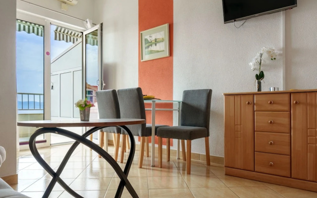 Sea View Apartment for 2-3 People - Family