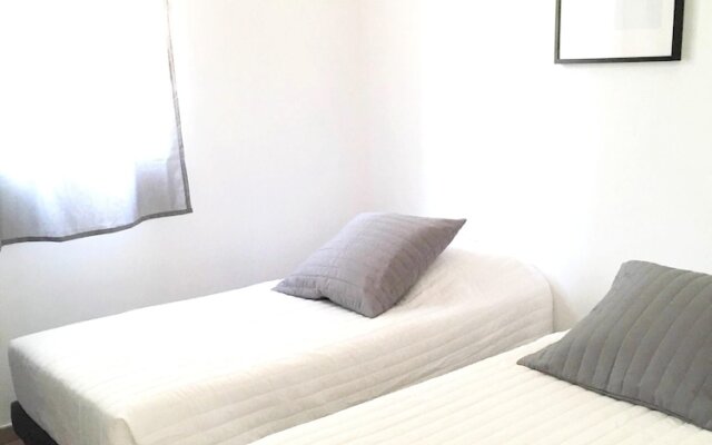 House With 2 Bedrooms in Venasque, With Wonderful Mountain View, Pool