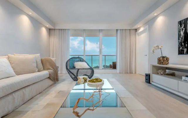 Roney Palace Condo Luxury Rentals