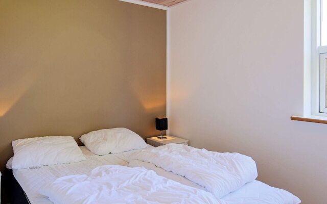 10 Person Holiday Home in Vaeggerlose