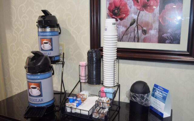 Отель Spark by Hilton Kimball