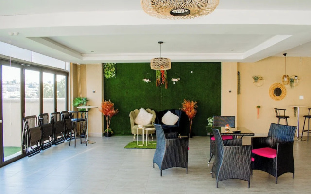 WoodMead Guest House & Events