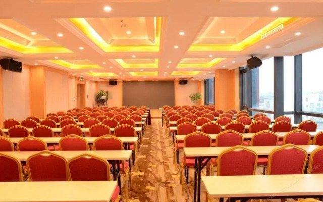 Vienna International Hotel (Shanghai Hongqiao Hub Qingpu Metro Station)