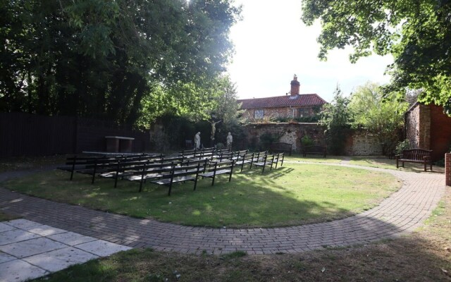 Elmham House - Pilgrim Hotel