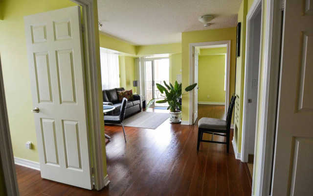 Maplewood Suites - Square One