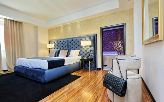 Spanish Diamond Luxury Suites & Jacuzzi