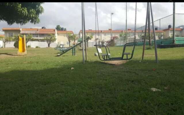 Yhavarees Comfy Oasis 2-bed Aprt- Central & Secure