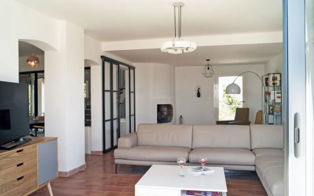 Uxurious Villa in Fréjus With Heated Pool & Panoramic View