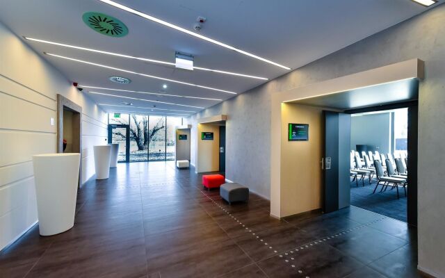 Best Western Plus Lakeside Hotel