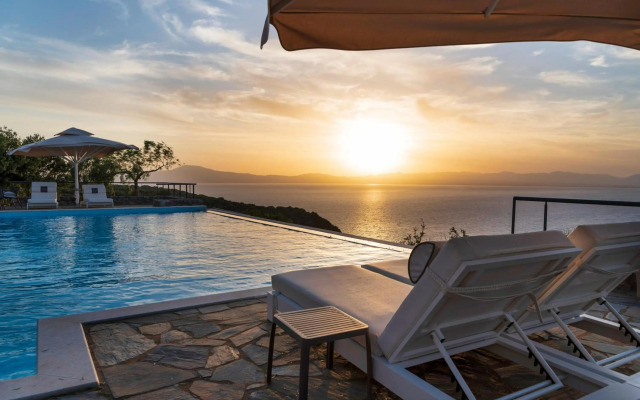 Searocks Exclusive Villas Resort