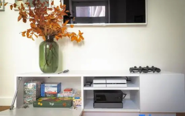 High quality close to Old Town + huge shower + PS4