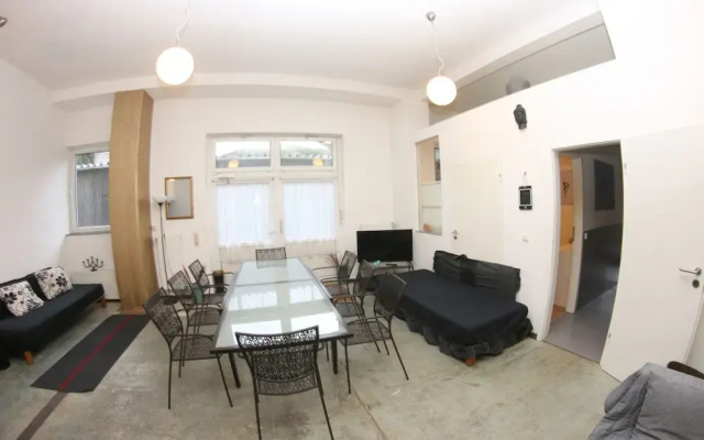 a-domo Apartments Mülheim - Apartments, Lofts & Hostel Rooms - short or longterm - single or grouptravel