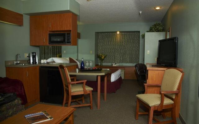 Monument Inn & Suites