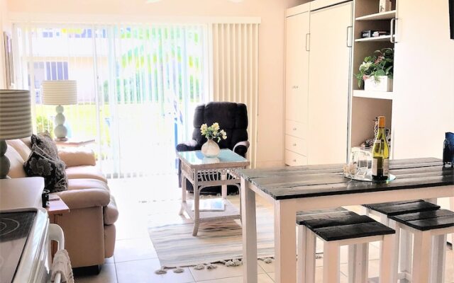 Jamaica Royale 015 - 1 Br Apts