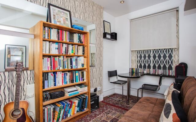 1 Bedroom Flat In West Kensington