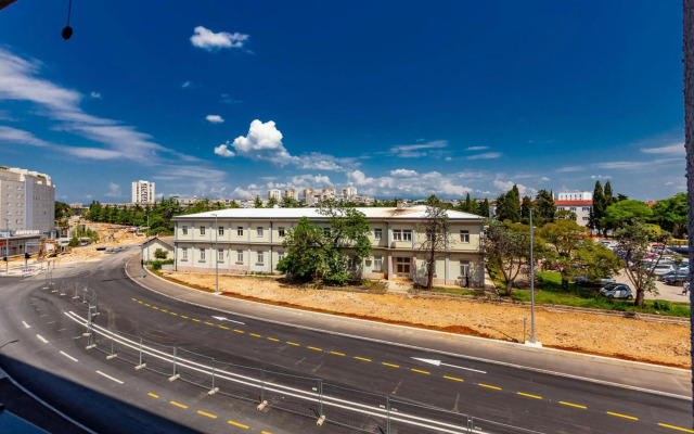 Tiffy studio w private parking