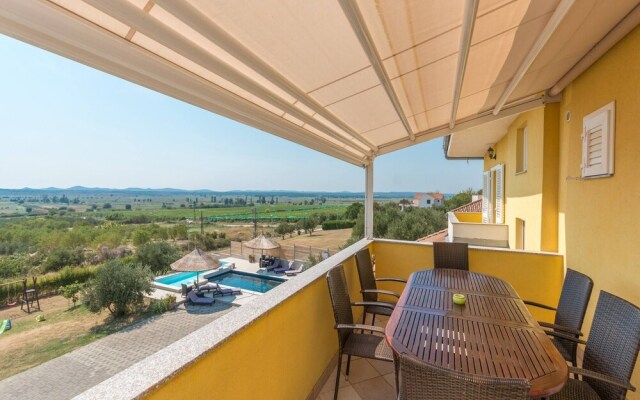 Magnificent Villa Mande With Pool, Vrana Lake