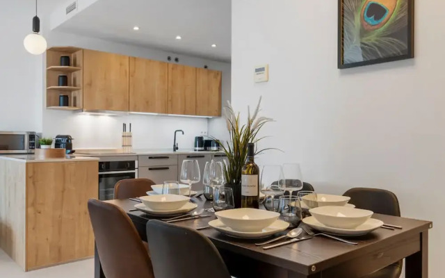 Sunny Getaway With Pool in Marbella - Ref M54