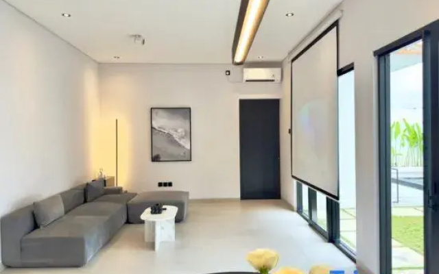 The R Villa Masurai
