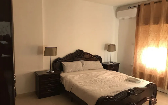 Signature Suite -Al Zahra Towers-