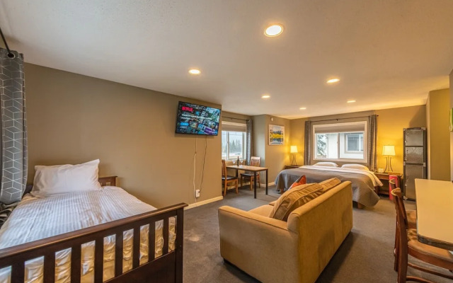 Banff Boundary Lodge-Mountain View Condo