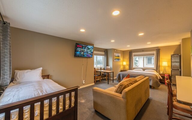 Banff Boundary Lodge Mountainview Studio