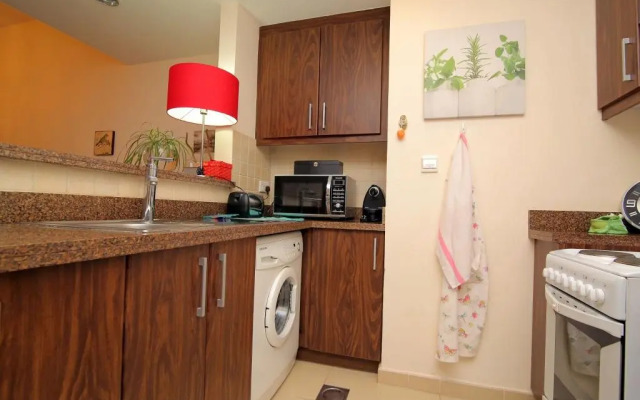 Cozy Studio in EXECUTIVE TOWER WEST HEIGHTS