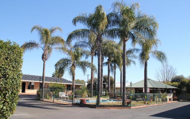 Town & Country Motor Inn