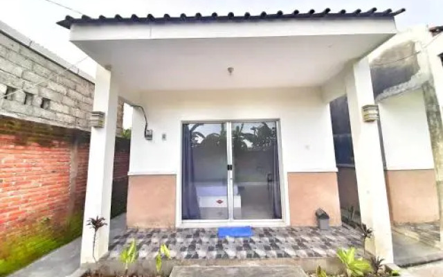 Godong Family House by OYO