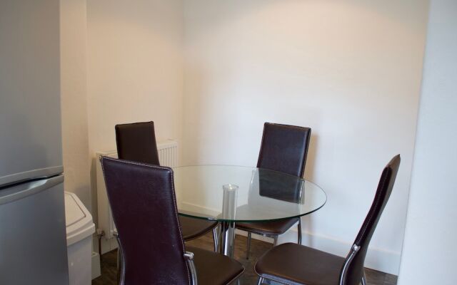 Central 2 Bedroom Flat In Leafy Marchmont