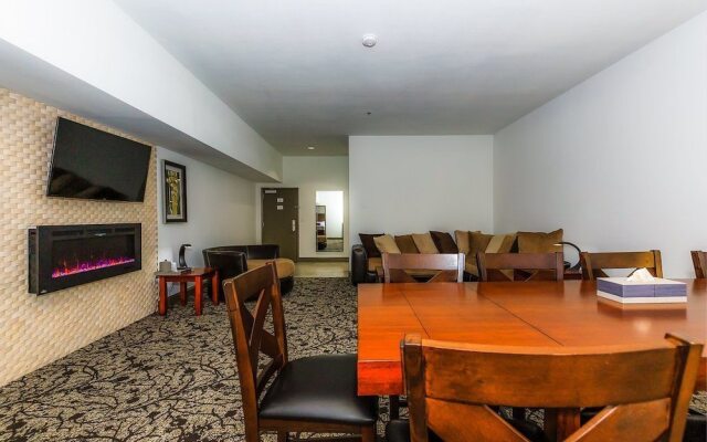 Regalia Hotel & Conference Center