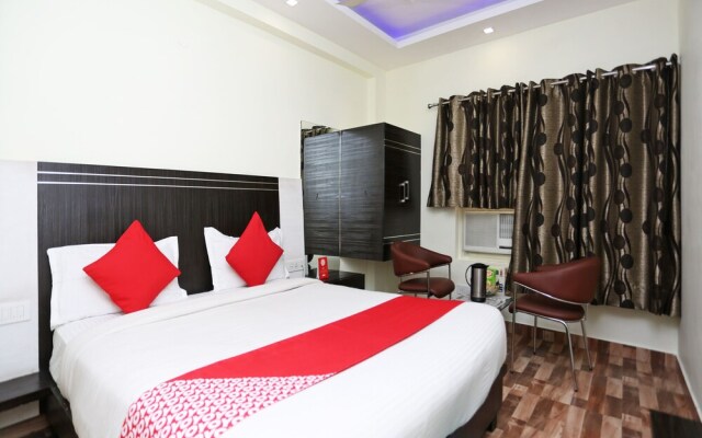 OYO 16688 Hotel Vrs