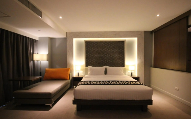 Season Five Hotel