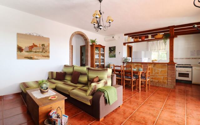 1143 Villa Serymar