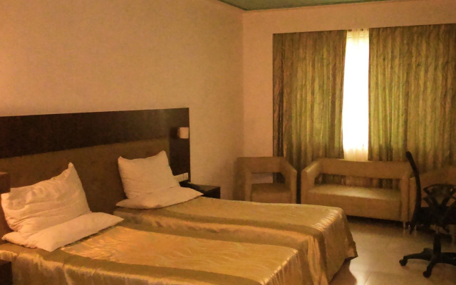 Srinivas Saffron Hotel