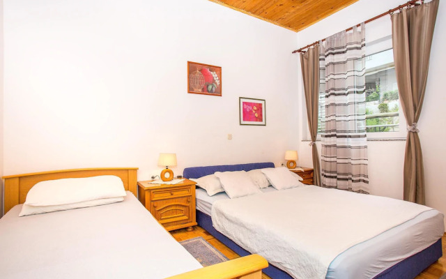 Divna - A4(8+2) in Stanici