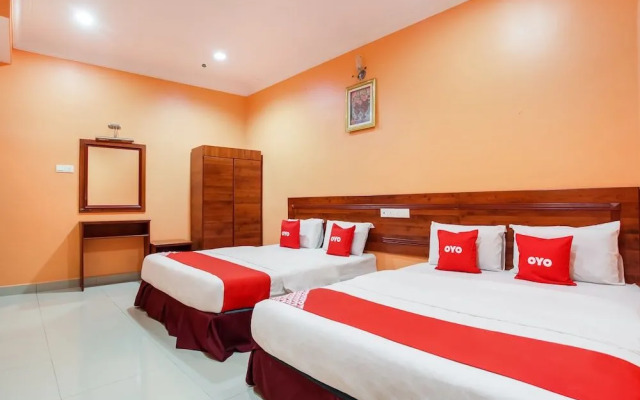 OYO 89470 My Town Hotel